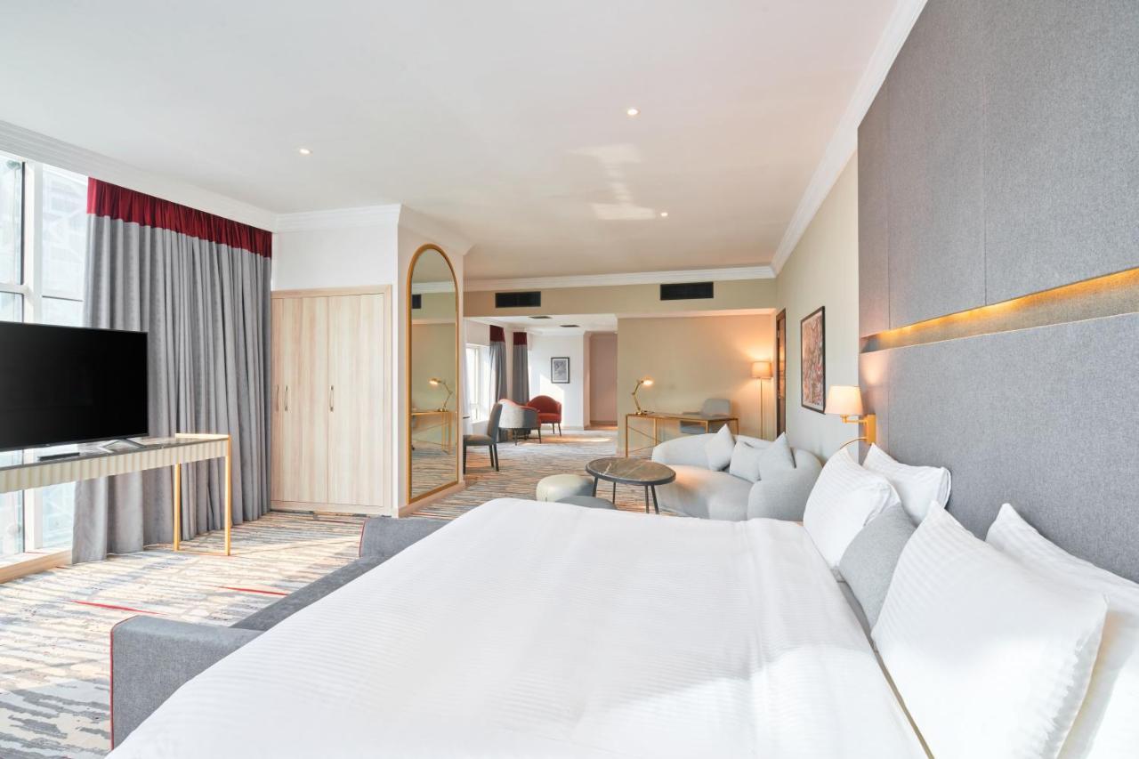 Ramada By Wyndham Doha Old Town Hotel Bagian luar foto