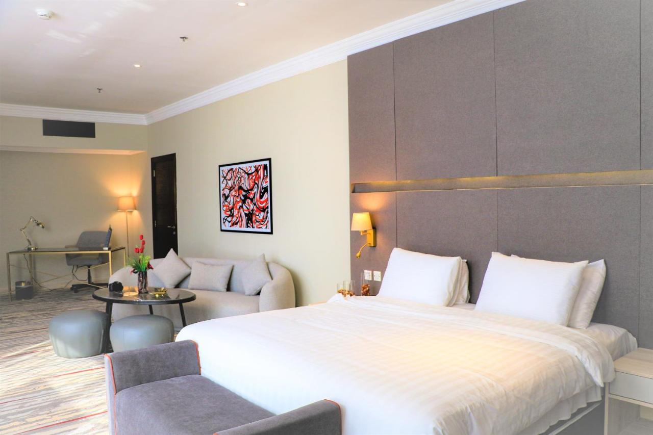 Ramada By Wyndham Doha Old Town Hotel Bagian luar foto