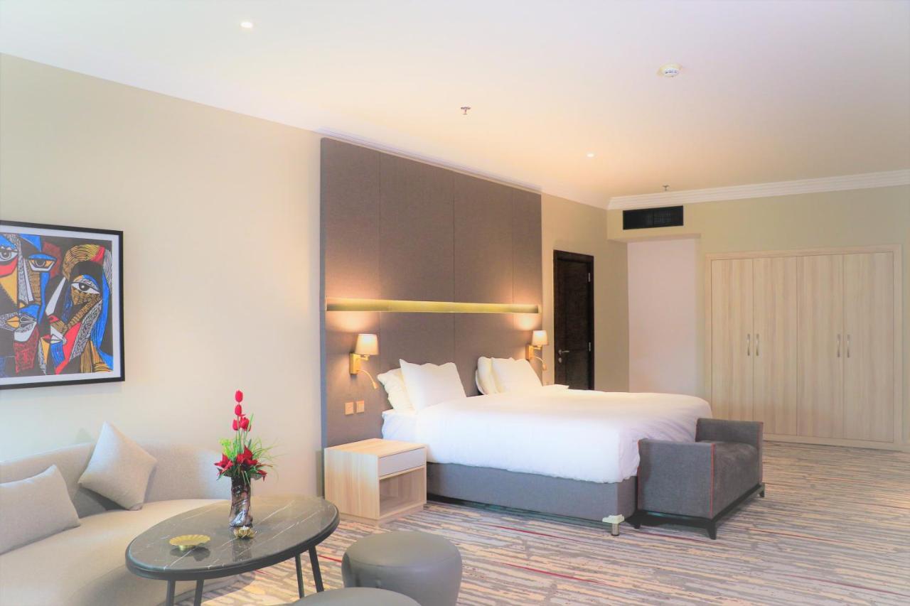 Ramada By Wyndham Doha Old Town Hotel Bagian luar foto